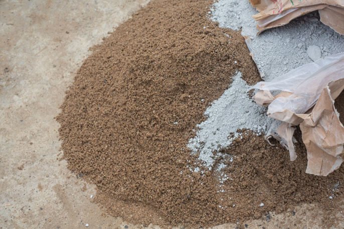 Materiały budowlane sypkie, piach, żwir, cement